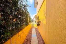 Great House in Semi-Furnished Condominium, 216m², For Sale, 3 Bedrooms, 1 Suite, 2 Parking Spaces, Mário Quintana, POA/RS
