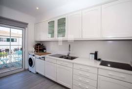 Elegant 2 + 1 bed townhouse