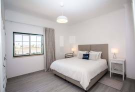 Elegant 2 + 1 bed townhouse