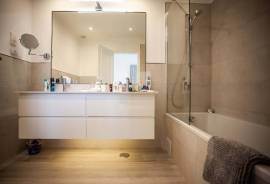 Elegant 2 + 1 bed townhouse