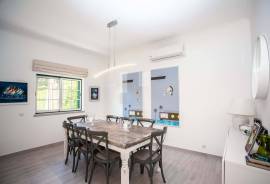 Elegant 2 + 1 bed townhouse