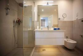 Elegant 2 + 1 bed townhouse