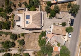 5 bedroom villa with sea view on a plot of 2290 m2 located in Malhão in São Brás de Alportel