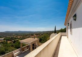 5 bedroom villa with sea view on a plot of 2290 m2 located in Malhão in São Brás de Alportel
