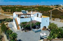 Detached 3 bed Villa with Sea Views & Garden – East Algarve