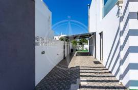 3 bedroom contemporary villa with sea view and space for private pool