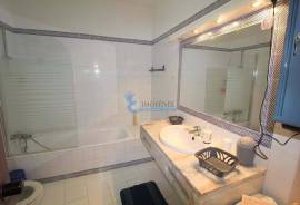 1 bedroom apartment located in the Rodrimar Building in Albufeira.