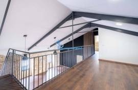 Building with 3 Bedroom Duplex Apartment + 1 Bedroom + Shop in Monchique