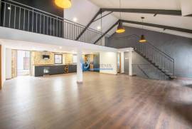 Building with 3 Bedroom Duplex Apartment + 1 Bedroom + Shop in Monchique