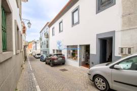 Building with 3 Bedroom Duplex Apartment + 1 Bedroom + Shop in Monchique