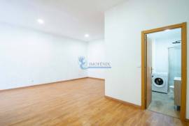 Building with 3 Bedroom Duplex Apartment + 1 Bedroom + Shop in Monchique