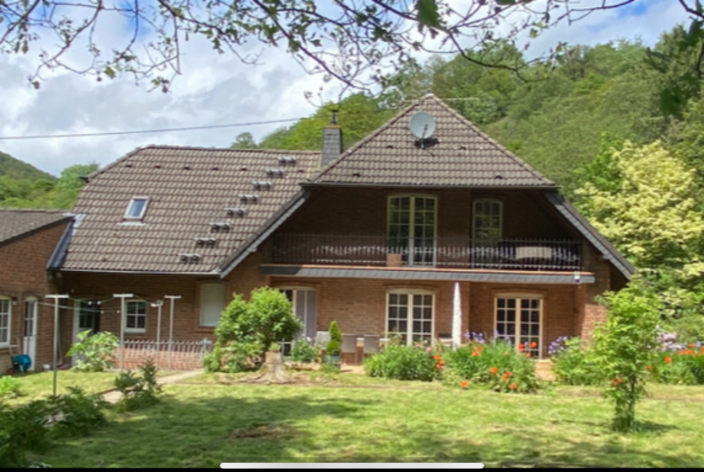 Luxury 5 Bed House For Sale in Kaltenborn-Herschbach