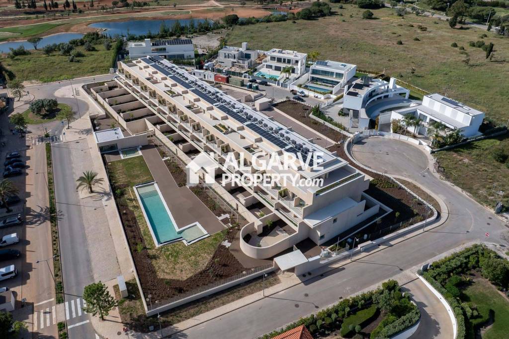 Luxury 3 Bedroom South Facing Apartment in a New Project in Vilamoura, Algarve