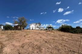 Building plot w/ project approved near Vilamoura, Algarve