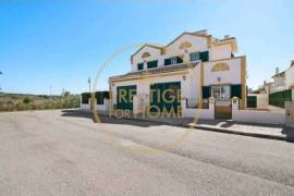 3 Bedroom Villa with Private Pool in Height – Comfort and Tranquility from October to May