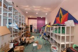 Shop next to Marina, City Center & Meia Praia Beach | Lagos, Algarve