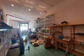 Shop next to Marina, City Center & Meia Praia Beach | Lagos, Algarve