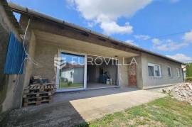 Bilje – Single-Storey House with Four Bedrooms for Sale
