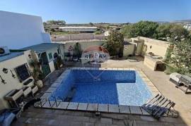 Salina - House of Character with Pool, Views & Independent Apartment