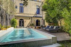 Majestic Palazzino In The Heart of Mosta