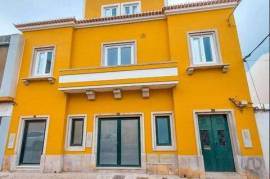 Prédio T8 em Peniche de 248,00 m²