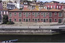 Shop Under Construction with River View in Vila Nova de Gaia