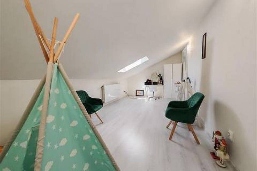 House / villa for sale 220 sqm in Corbeanca, Ostratu area
