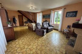 Detached Country House with Outbuilding