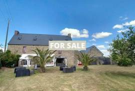 Farm House, Guest Gite and Outbuilding near Mont-St-Michel