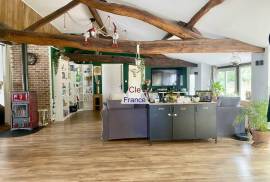 Main House with Guest Gite in Quiet Setting