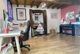 Main House with Guest Gite in Quiet Setting