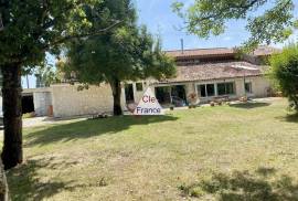 Main House with Guest Gite in Quiet Setting