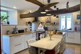 Main House with Guest Gite in Quiet Setting