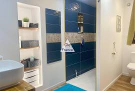 Main House with Guest Gite in Quiet Setting