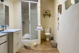 Main House with Guest Gite in Quiet Setting