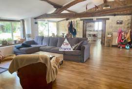 Main House with Guest Gite in Quiet Setting