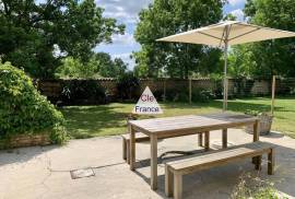 Main House with Guest Gite in Quiet Setting