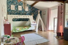 Main House with Guest Gite in Quiet Setting