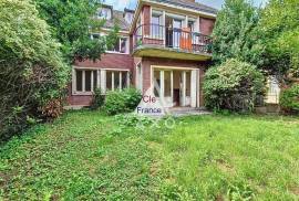 Appartement 3 Pieces Avec Jardin, Garage Et Fort Potentiel A