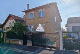 Detached House with Garden, East of Paris