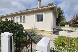 Single Storey House in Calm Setting