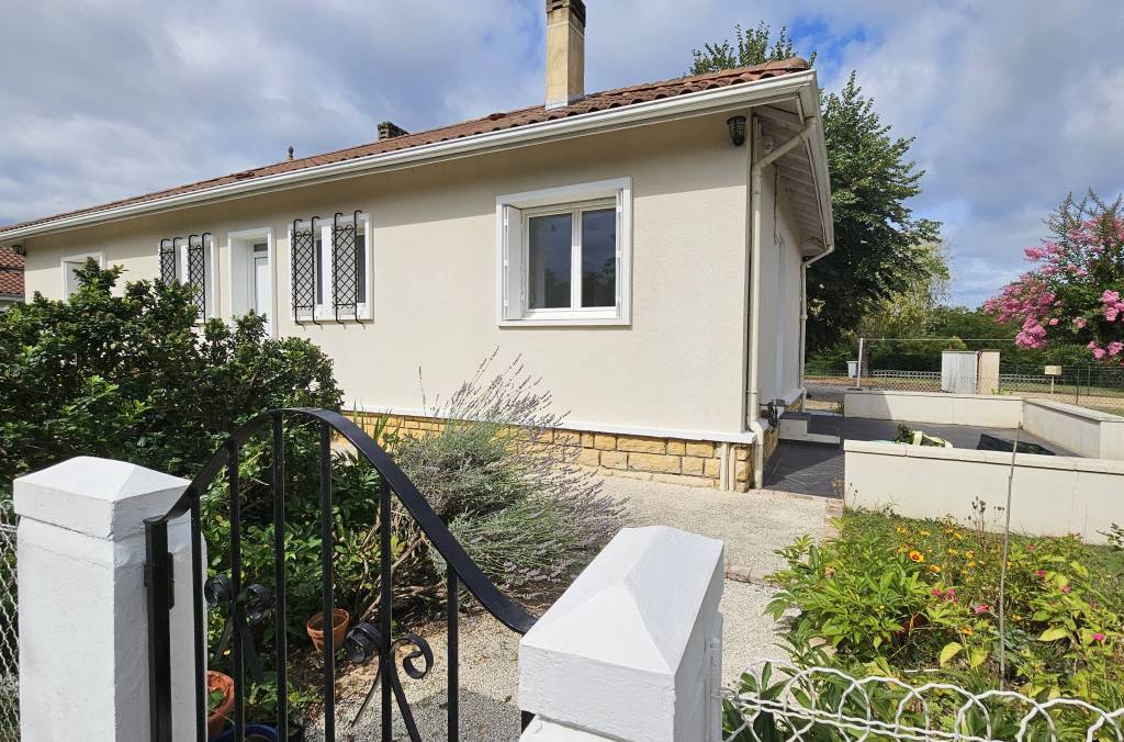 Single Storey House in Calm Setting