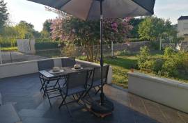 Single Storey House in Calm Setting