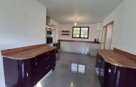 Detached House with Beautiful Renovated Interior