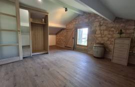 Detached House with Beautiful Renovated Interior