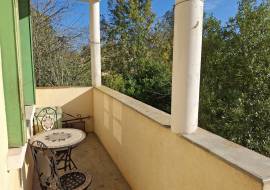 Detached House with Beautiful Renovated Interior