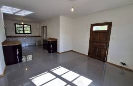 Detached House with Beautiful Renovated Interior