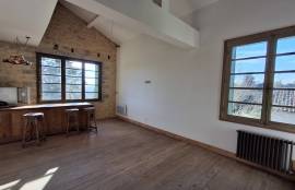Detached House with Beautiful Renovated Interior