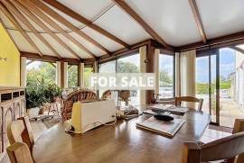 Detached House with Landscaped Garden