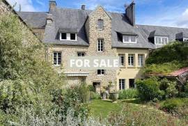 Large Stone Built Property With Garden
